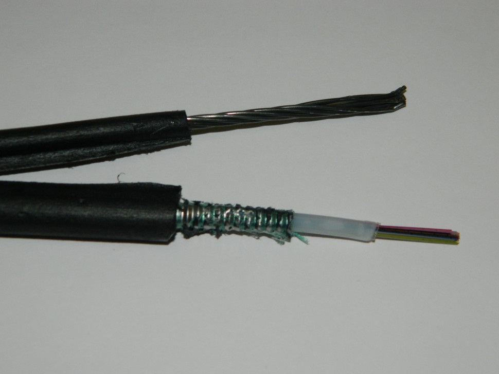 Кабель волоконно-оптический 24 (SМ - 9/125), наружный с тросом, бронированный, PE, черный, 2000м РАСПРОДАЖА